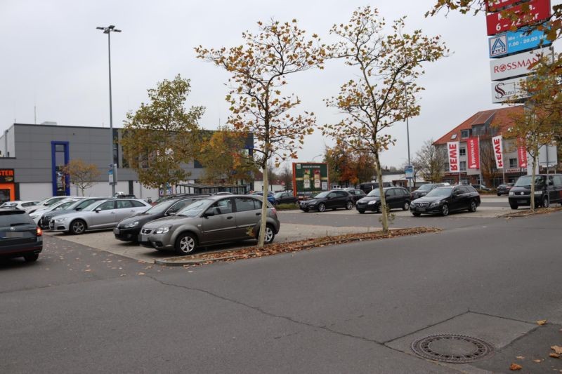 Schipkauer Str. 13 / EKZ Heide-Center re. VS