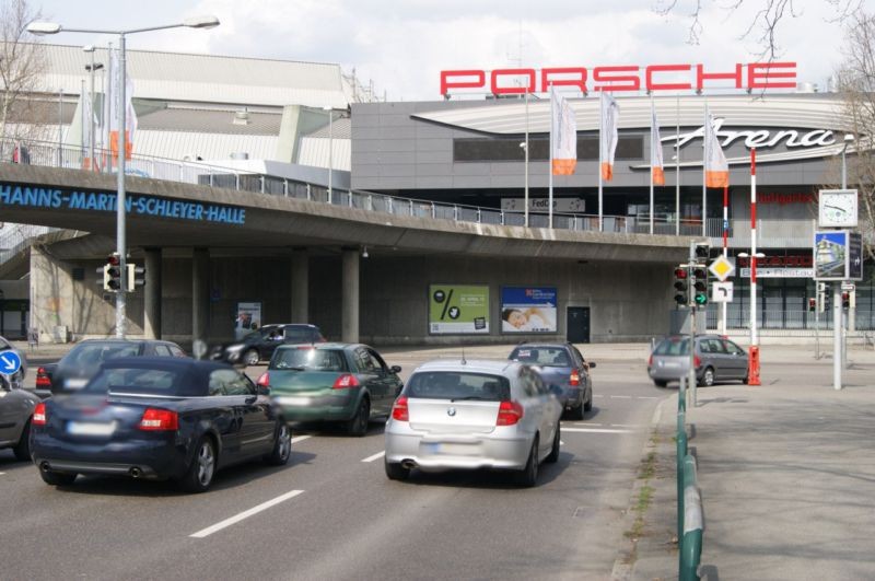 Mercedesstr.  / Schleyerhalle li.