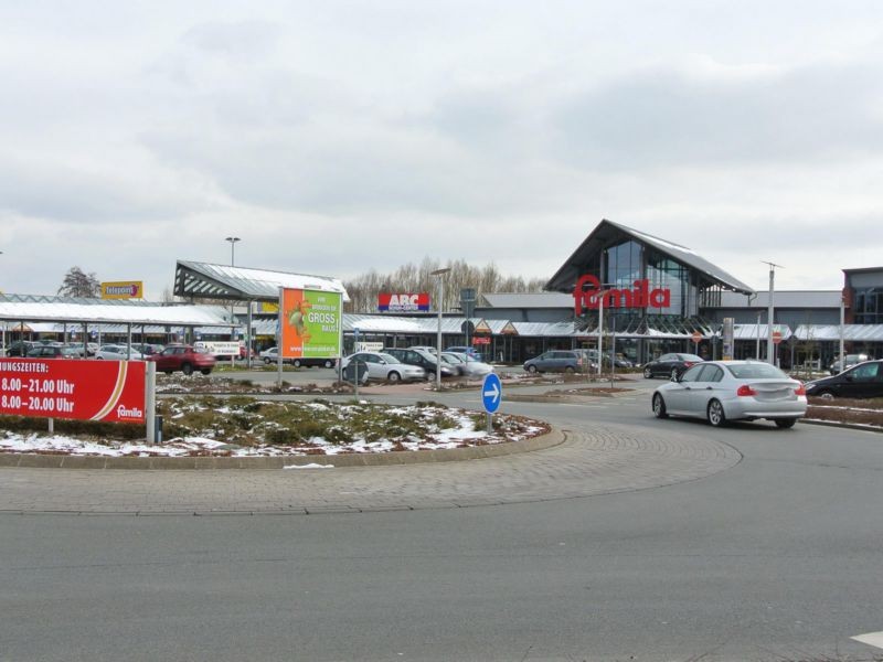 Falkenrotter Str. 153 (P) Kreisverkehr li. Si. Einf.