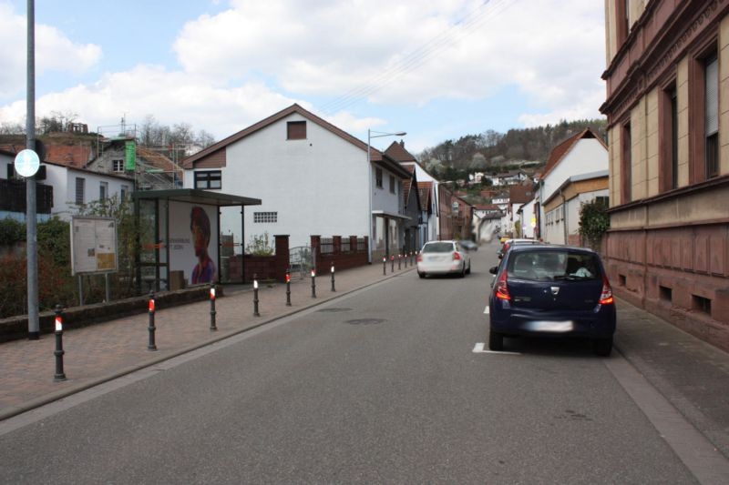 Hauptstr. ne. 84 (B39) vor Kath. Kirche