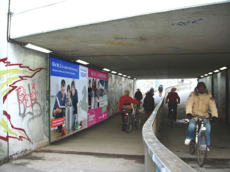 Bahnhof Fußgänger-Ufg. li. E 2