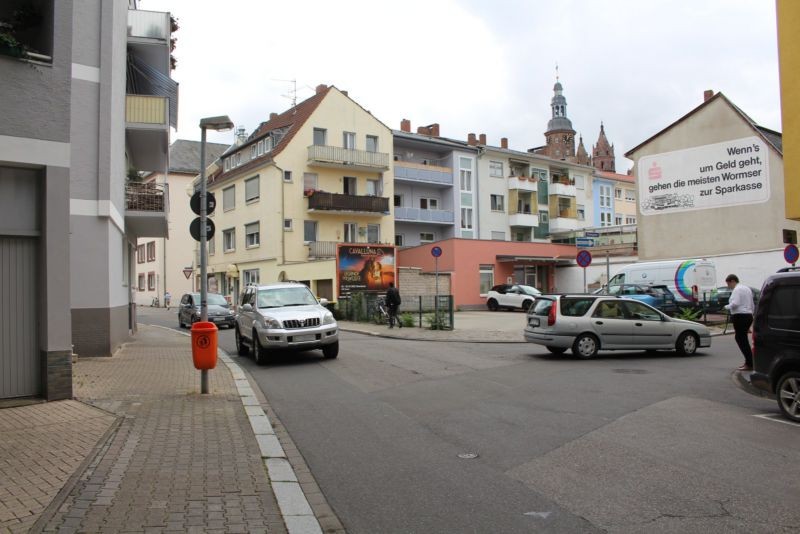Folzstr. / Peterstr. 19 / Nh. Kaufhof quer