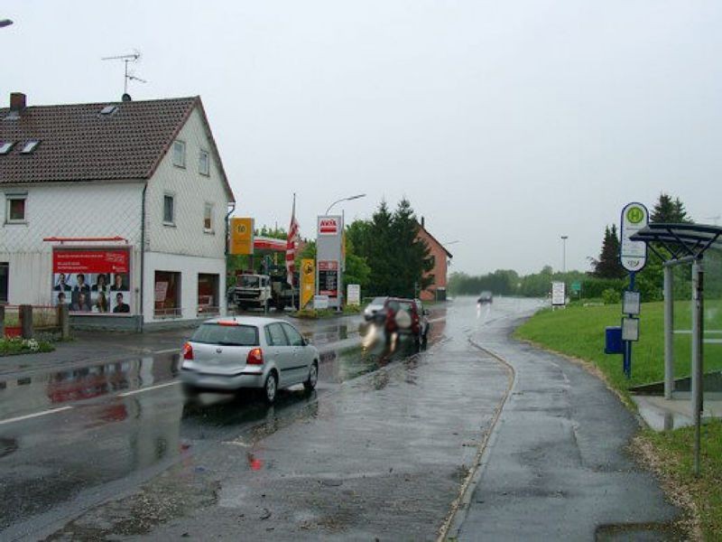 Bahnhofstr. 76 (B275)