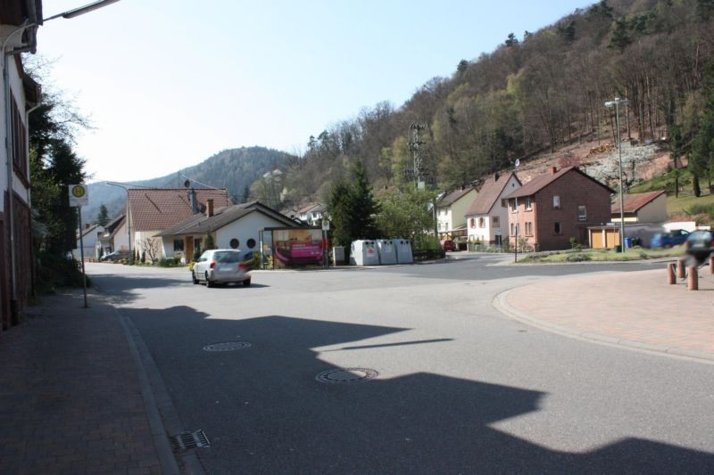Hauptstr.  / Lambrechter Str. quer
