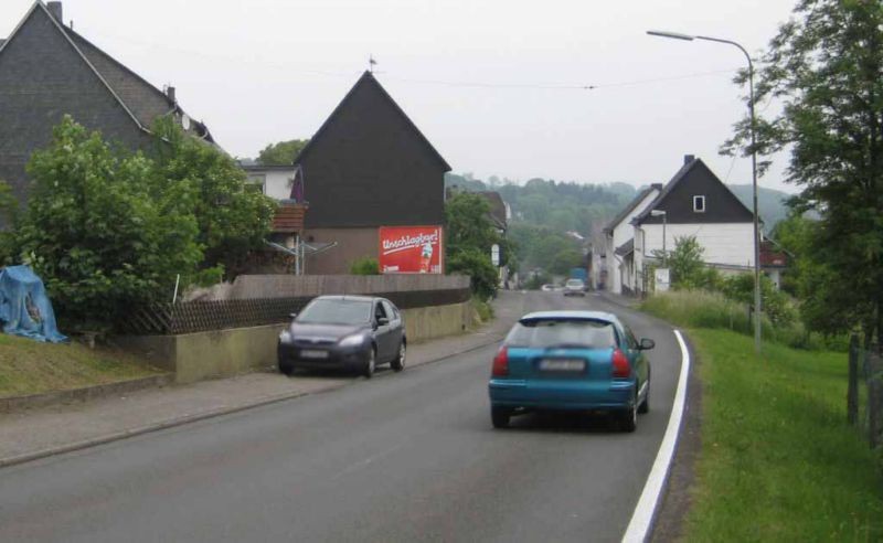 Schloßstr. (K 77)  geg. Hs.-Nr. 12 quer