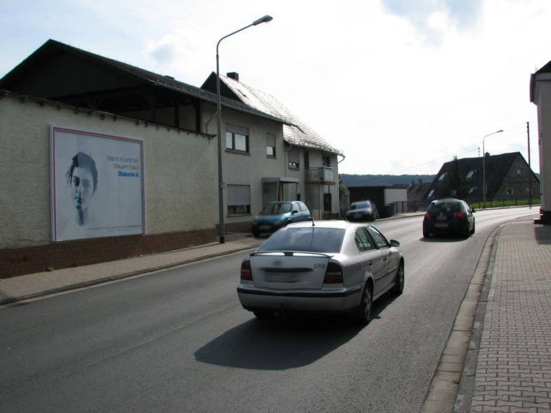 Neunkirchener Str. 8a (L3109) - parallel