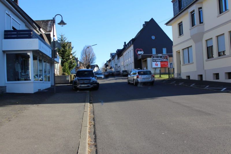 Bahnhofstr. 42 Giebel li.