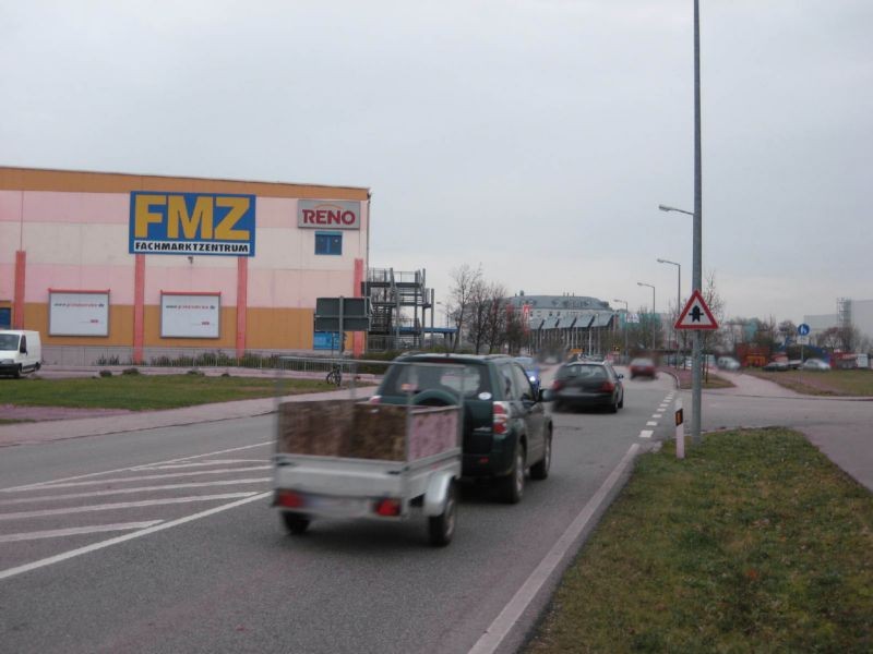 Raiffeisenstr. 25 /Einfahrt FMZ/Kaufland