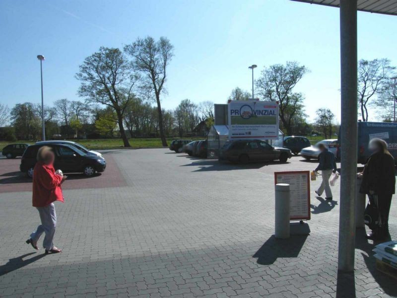 Dorfstr. 4  / Edeka geg. Eing.