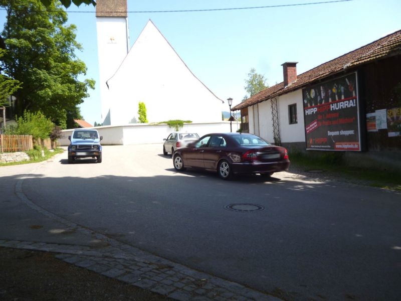 Kirchplatz 2