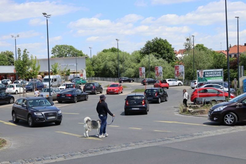 Schweinfurter Str. 2  / Rewe (PP) schr. geg. Eing.