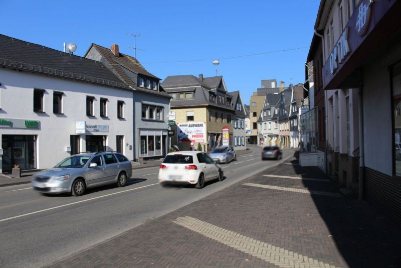 Zeller Str. 2 (B 327)