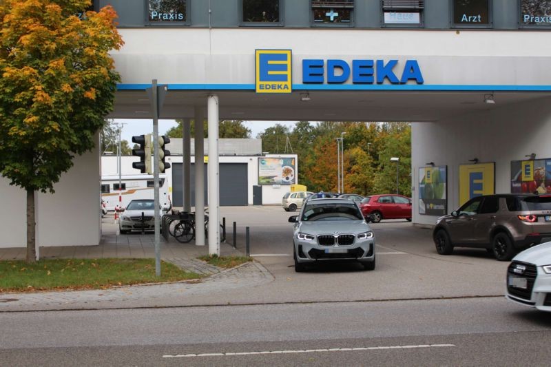 Weilheimer Str. 16 (B 2)  / Edeka Si. Einf.