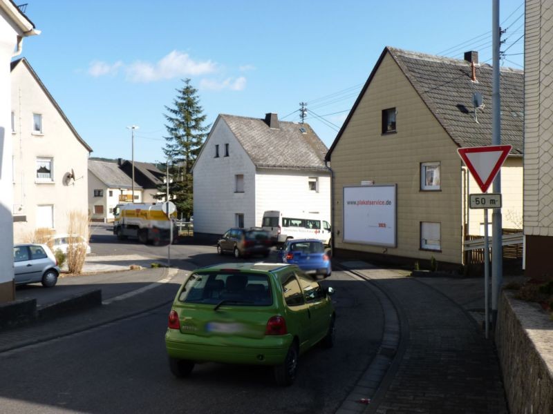 Weststr. 3 (B 255)  / Hauptstr.