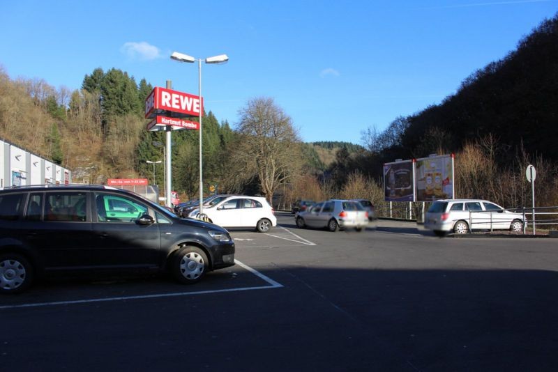 Wabecoststr. 5  / Rewe geg. Eing.