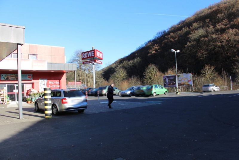 Wabecoststr. 5  / Rewe geg. Eing.