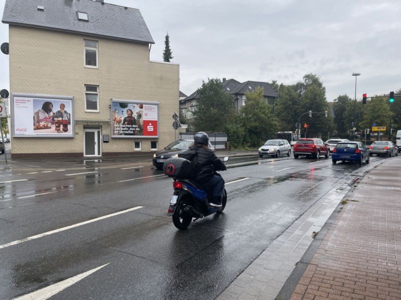 Konrad-Adenauer-Allee (B 73)  / Willhelm-Heidsiek-Str. 39 re.