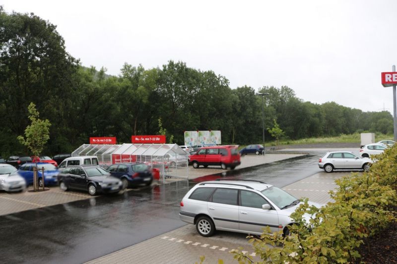 Bahnhofstr. 63 (B 410)  / Rewe (PP)