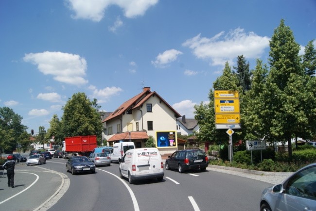 Bahnhofsplatz 3  / Kronacher Str. quer