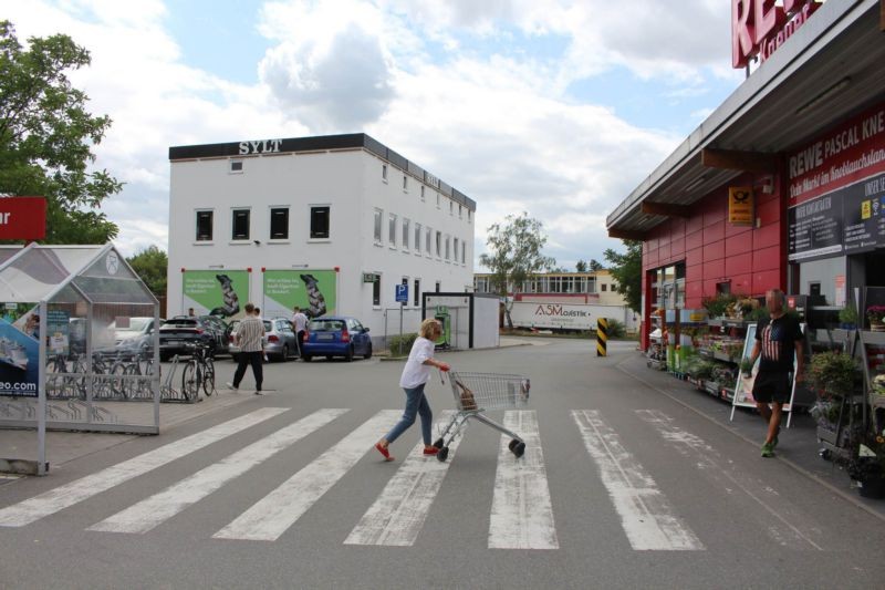 Lichtenfelser Str. 2  / geg. Eing. Rewe re.