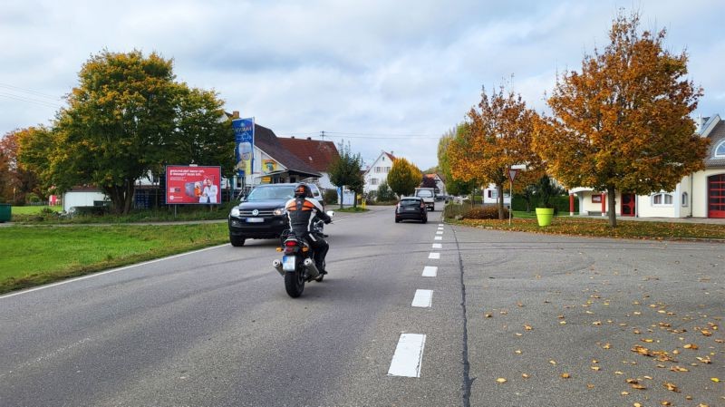 Bahnhofstr. 12  / Ortseinf. / Nh. Getränkem. quer