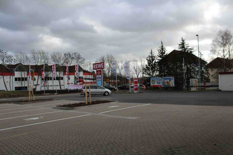 Schleusinger Str. 53-59  / Karl-Liebknecht-Str. 1 Einf. EKZ