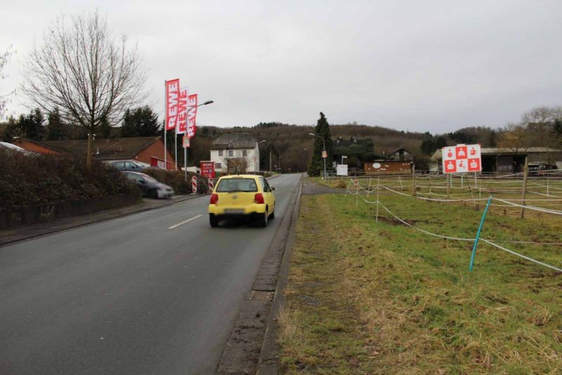 Hellsdorfstr. 11  / geg. Einf. Rewe VS