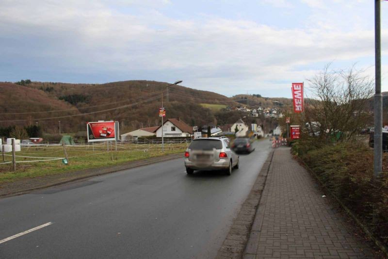 Hellsdorfstr. 11  / geg. Einf. Rewe RS