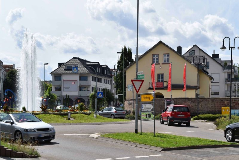 Frankfurter Str. 141  / Si. Kreisverkehr quer