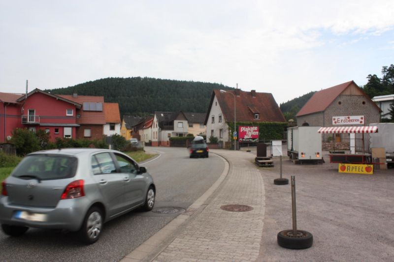 Hauptstr. 127 (B 427)  Ortseing. quer