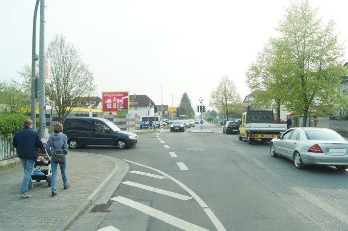 Starkenburger Str.  / Freiherr-v.-Stein-Str. quer RS