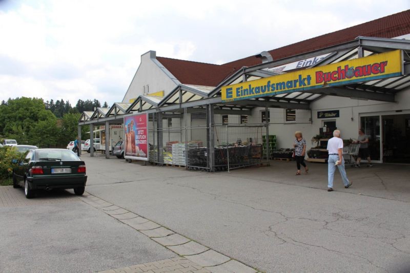 Passauer Str. 26  / Edeka li. neb. Eing.