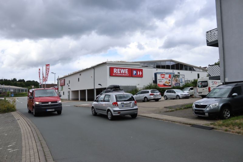 Gladenbacher Str. 43 (B 453)  / Rewe Getränkem. Einf. (PP)