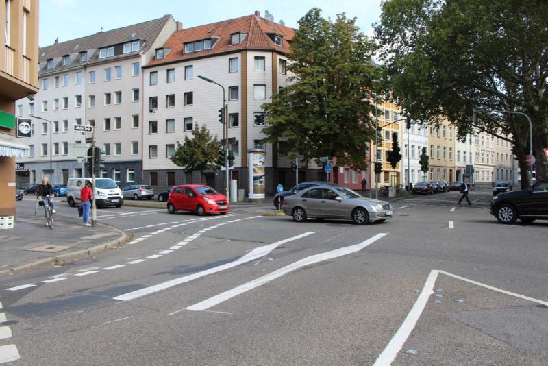 Eulerstr. 10 hinter Jülicher Str.