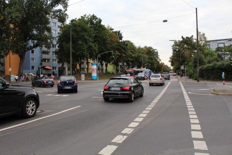 Altenbrückstr. vor Further Str. (Bahnhof D-Reisholz)