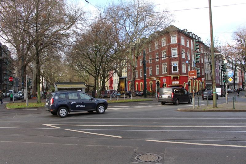 Karolingerplatz / Brunnenstraße