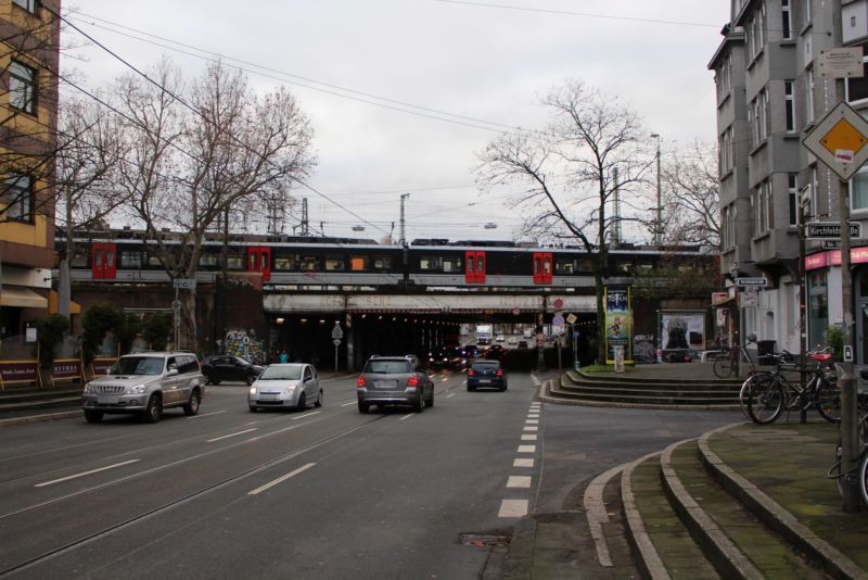 Hüttenstr. / Kirchfeldstr.