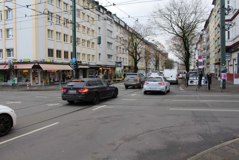 Hüttenstr. 78 vor Helmholzstr.