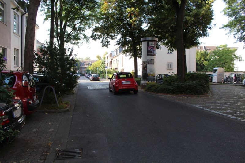 Dominikanerstr. 29 Mittelinsel vor Wildenbruchstr.