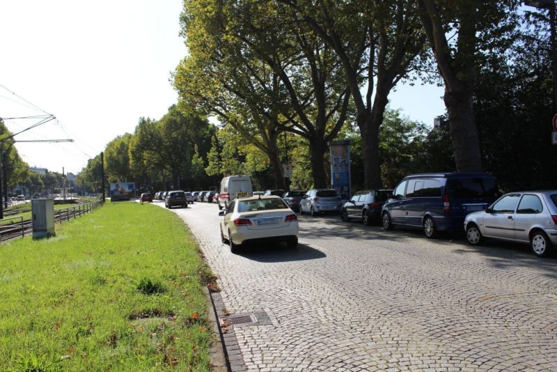 Kaiserswerther Str. vor Hermann-Weill-Str. (Reeser Platz) stew.