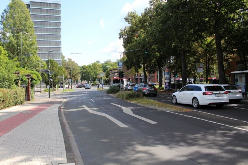 Mörsenbroicher Weg 185 vor Lenaustr.