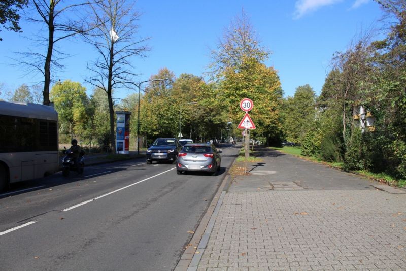 Schloßallee 14 vor Heidelberger Str.