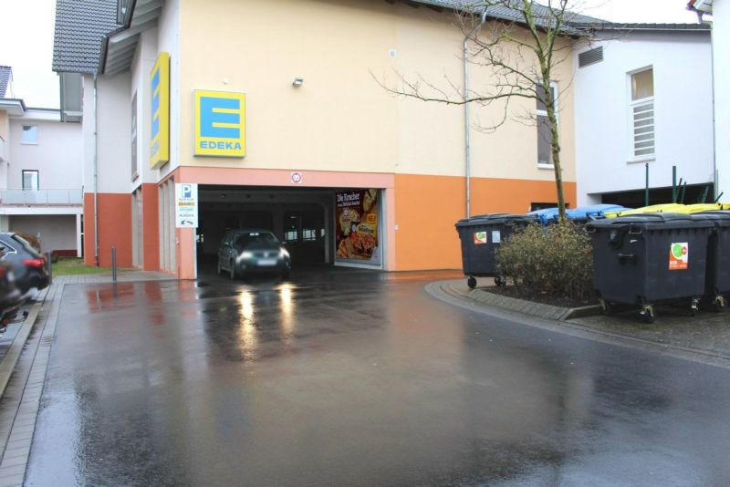 Eisenacher Str. 1-3  / Edeka Einf. (PD) unten