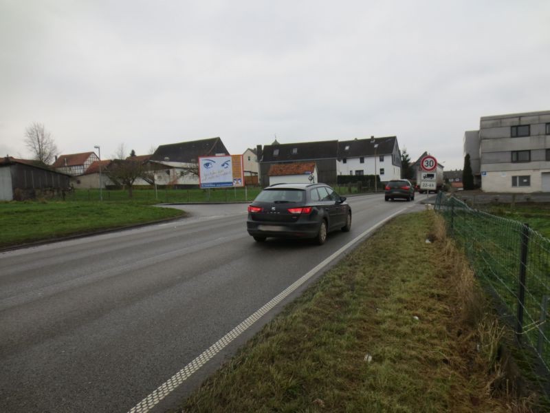 Alsfelder Str. (B 264)  / Burgweg quer RS