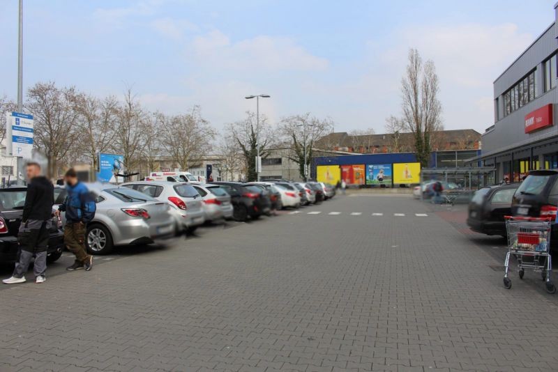 Pallaswiesenstr. 70-72 (B 3)  / Rewe u. Penny (PP)