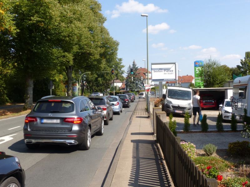 Oldentruper Str. 242  / neb. Einf. Marktkauf VS