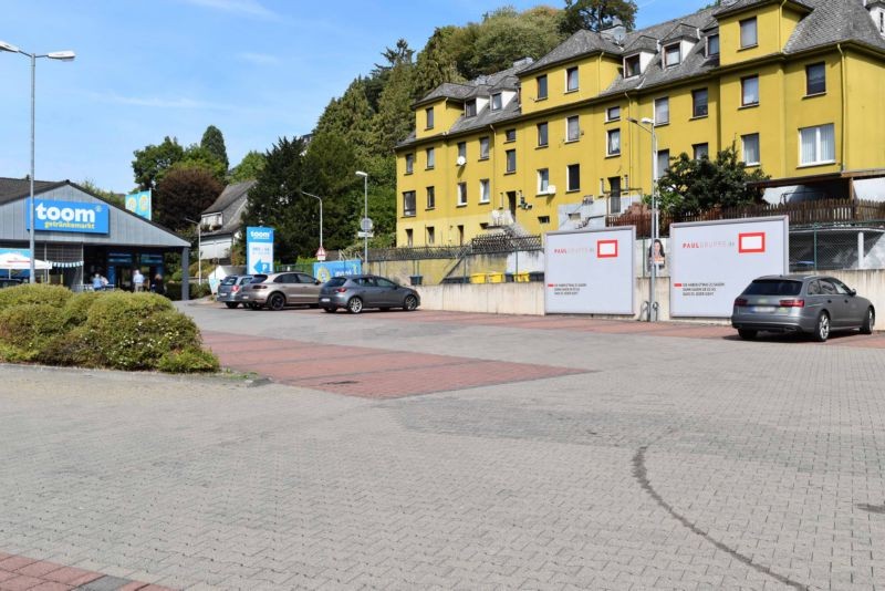 Obernhofer Str. 62  / (PP) Getränke Hoffmann / Eing.