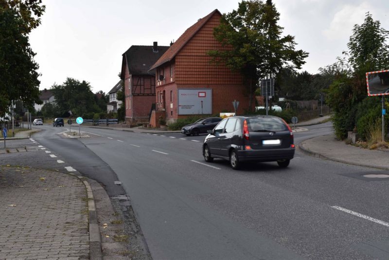 Stegeweg 2 (B 450)  / Naumburger Str. quer