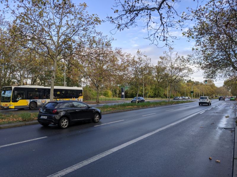 Charlottenburger Chaussee 68 nach Klärwerkstr.