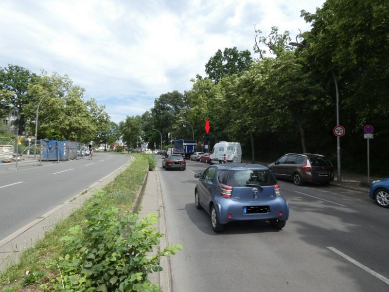 Hindenburgdamm ggü. 97 am Schloßpark Lichterfelde